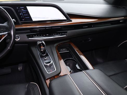 Used 2021 Cadillac Escalade Premium Luxury w/ LPO, Illumination Package image 11