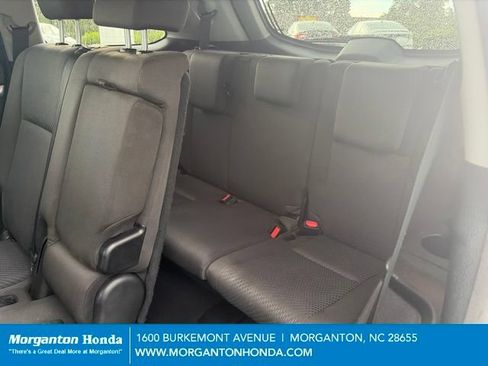 Used 2017 Toyota Highlander LE AWD/4WD image 25