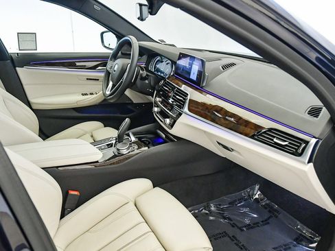 Used 2019 BMW 530e image 16