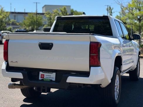 Certified 2025 Toyota Tacoma SR5 AWD/4WD image 5