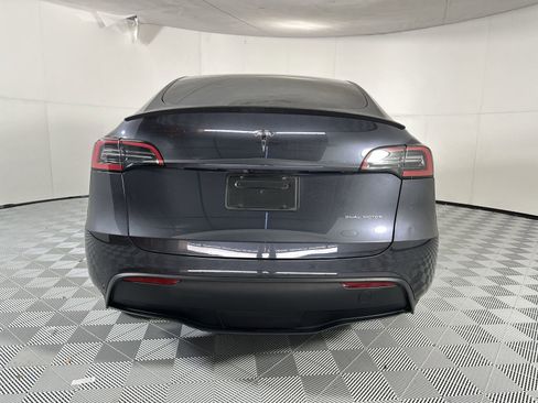Used 2024 Tesla Model Y AWD image 7