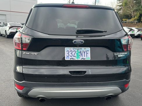 Used 2017 Ford Escape Titanium image 4
