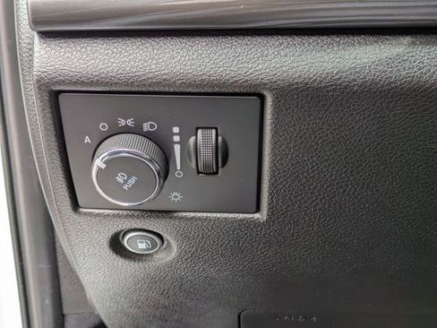 Used 2021 Jeep Grand Cherokee Laredo X image 13