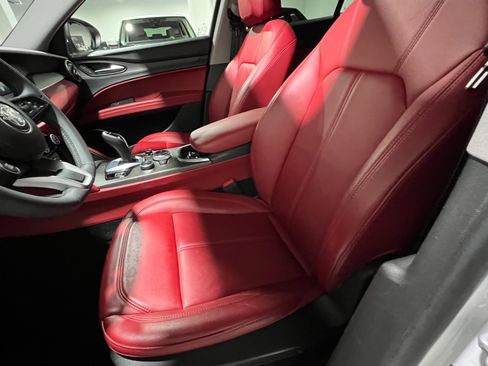 Used 2021 Alfa Romeo Stelvio Ti w/ Nero Edizione image 21