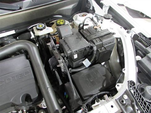 Used 2023 GMC Terrain SLT image 65