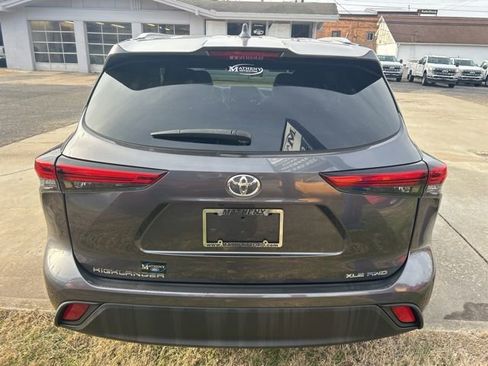Used 2022 Toyota Highlander XLE image 8