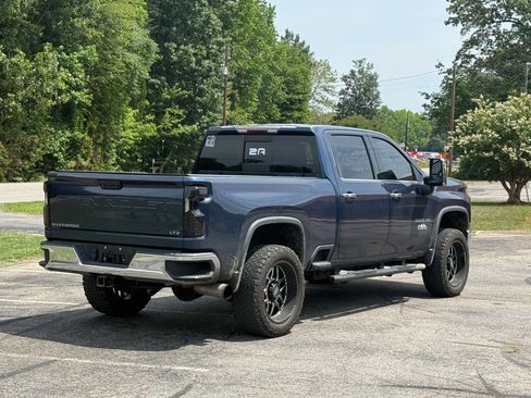 Used 2020 Chevrolet Silverado 2500 LTZ w/ LTZ Convenience Package AWD/4WD image 3