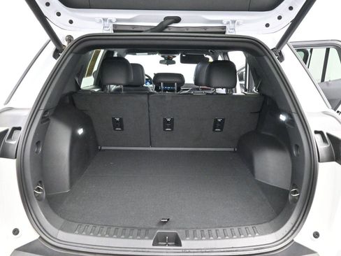Used 2025 Chevrolet Equinox RS FWD image 8