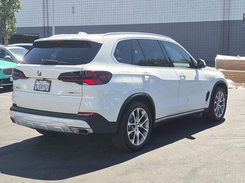 Used 2024 BMW X5 xDrive40i w/ Premium Package AWD/4WD image 4