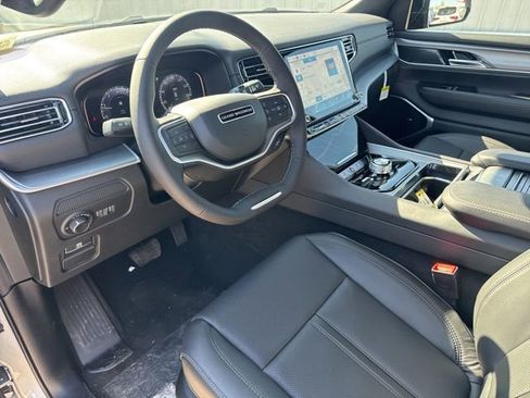 New 2026 Jeep Grand Wagoneer L Limited AWD/4WD image 15