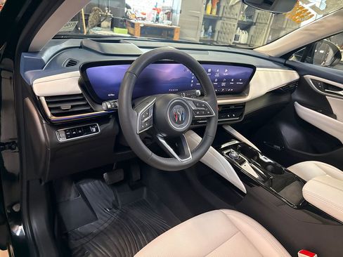 Certified 2025 Buick Envision Avenir AWD/4WD image 18