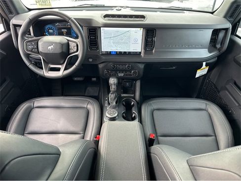 New 2025 Ford Bronco Badlands image 7