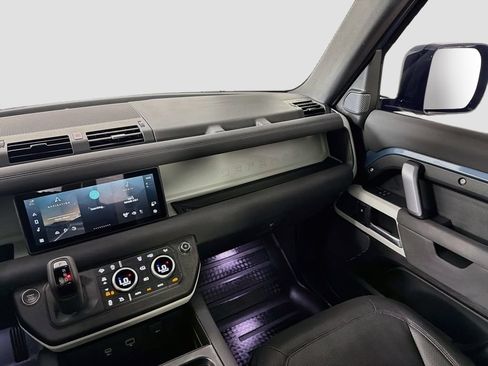 Certified 2023 Land Rover Defender 110 X-Dynamic SE AWD/4WD image 25