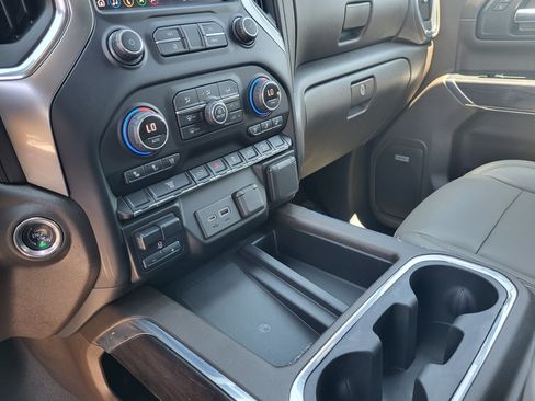 Used 2020 Chevrolet Silverado 2500 LTZ w/ LTZ Convenience Package AWD/4WD image 19