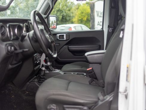 Used 2021 Jeep Wrangler Unlimited Sport image 31