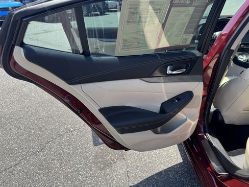 Used 2017 Nissan Maxima 3.5 SL FWD image 18