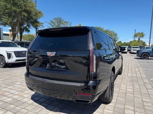 Used 2025 Cadillac Escalade ESV Sport Platinum AWD/4WD image 6