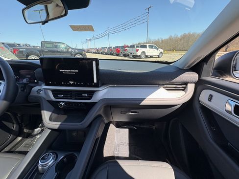 New 2026 Ford Explorer Active w/ Active Comfort Package image 26