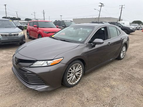 Used 2018 Toyota Camry XLE w/ Driver Assist Package FWD image 1
