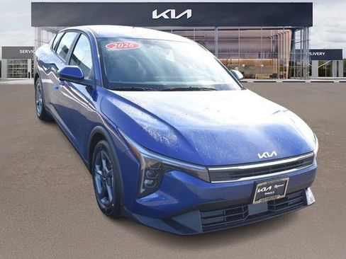 New 2026 Kia K4 LXS FWD image 10