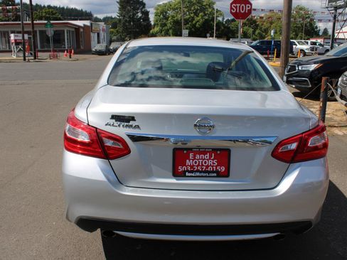 Used 2016 Nissan Altima 2.5 S w/ Power Driver Seat Package FWD image 6
