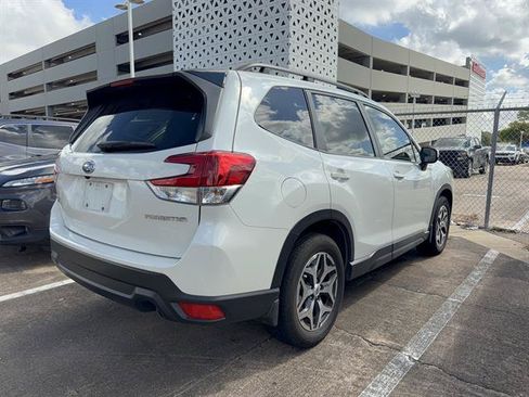 Certified 2024 Subaru Forester Premium AWD/4WD image 3