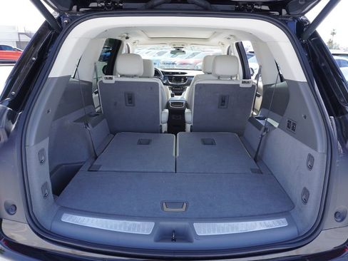Certified 2025 Cadillac XT6 Premium Luxury AWD/4WD image 8
