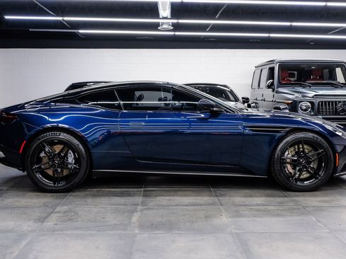 Used 2018 Aston Martin DB11 V12 image 10