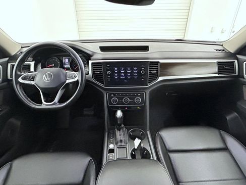 Used 2021 Volkswagen Atlas SE image 13