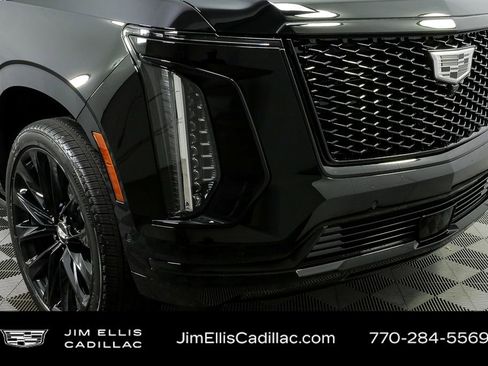 Used 2026 Cadillac Escalade Platinum Sport w/ LPO, ONYX Package image 14