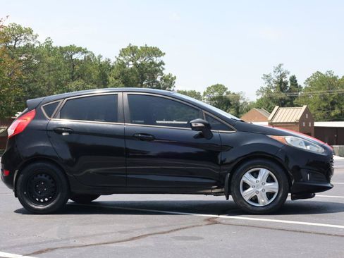 Used 2014 Ford Fiesta SE w/ Exterior Protection Package FWD image 5