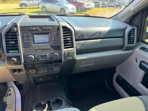 Used 2019 Ford F250 XL w/ Power Equipment Group AWD/4WD image 34