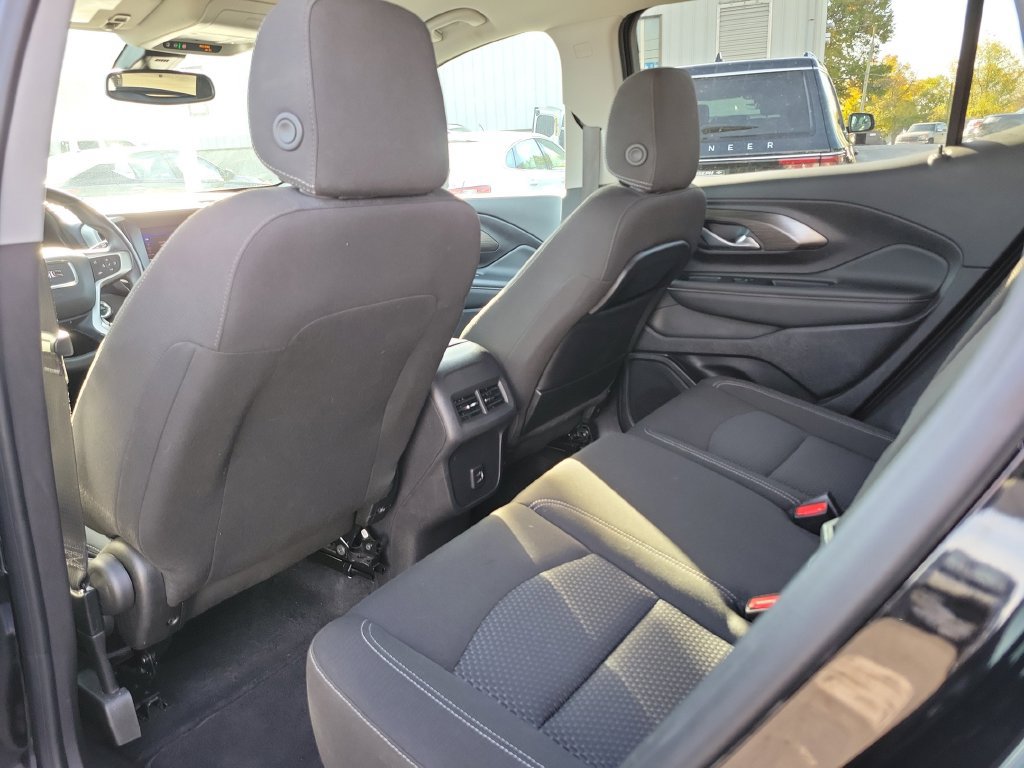 Used 2024 GMC Terrain SLE FWD image 17