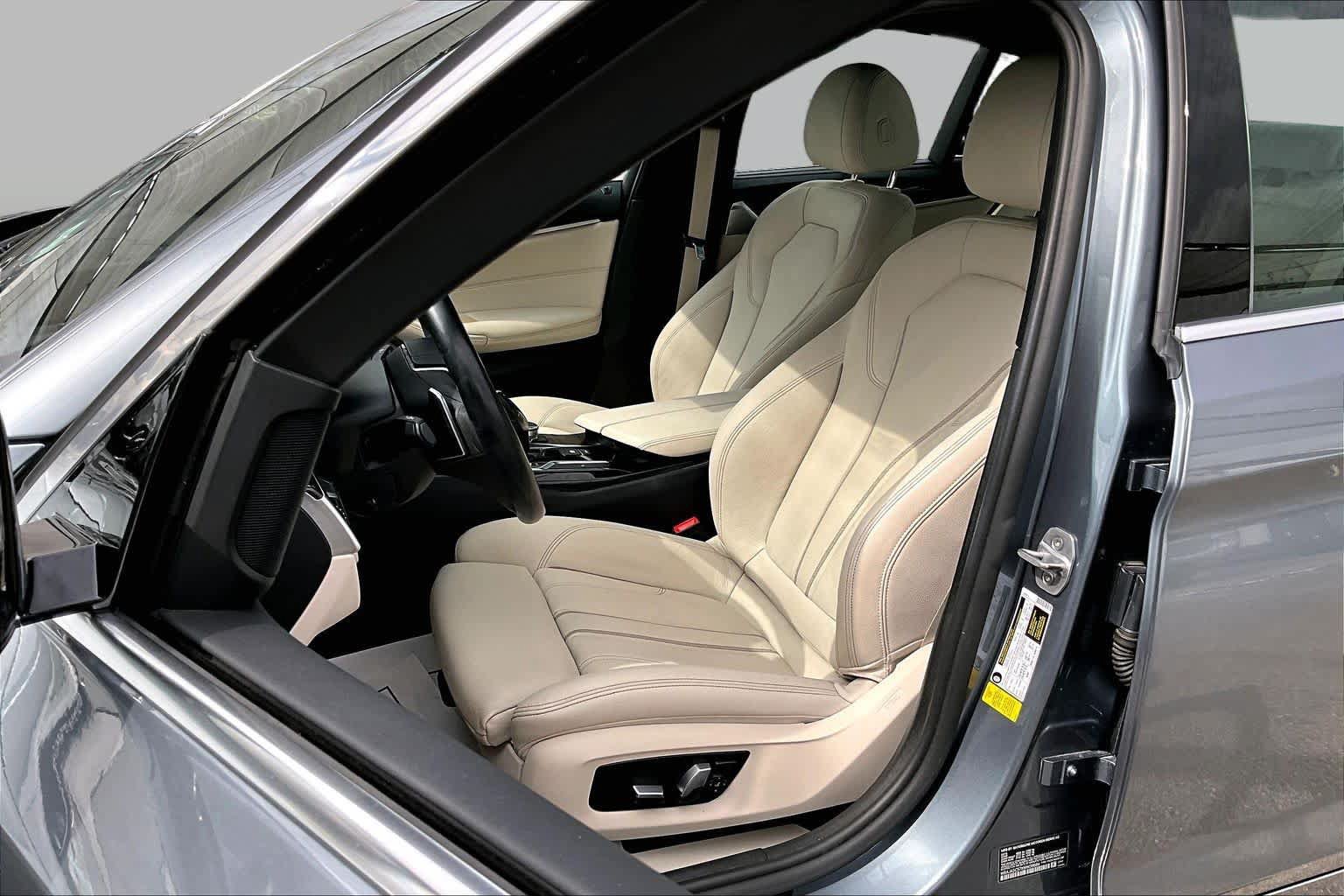 Used 2019 BMW 530i w/ Convenience Package RWD image 8