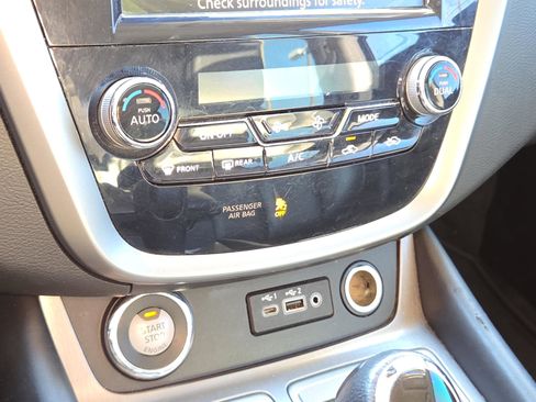 Used 2023 Nissan Murano SV image 27