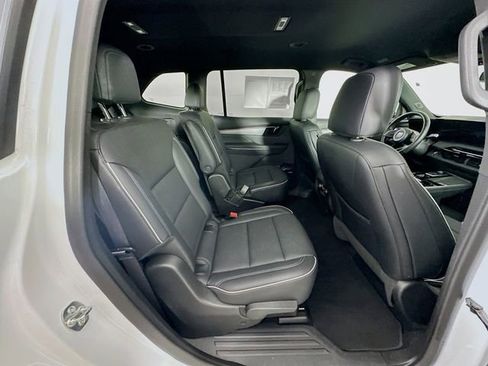 Used 2025 Buick Enclave Preferred AWD/4WD image 35