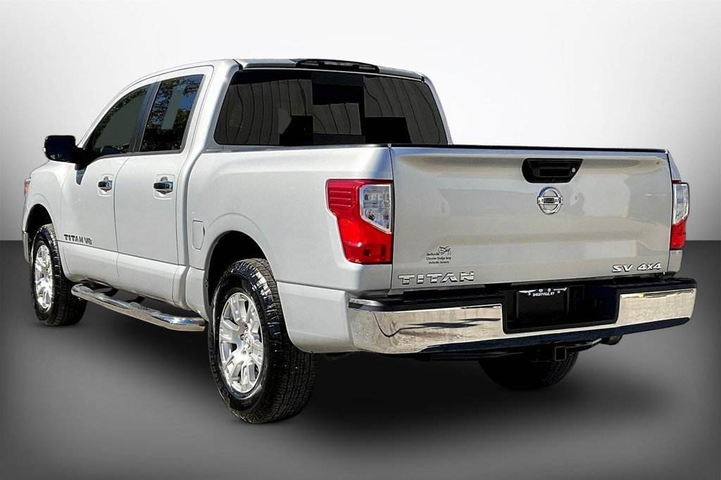 Used 2018 Nissan Titan SV AWD/4WD image 4