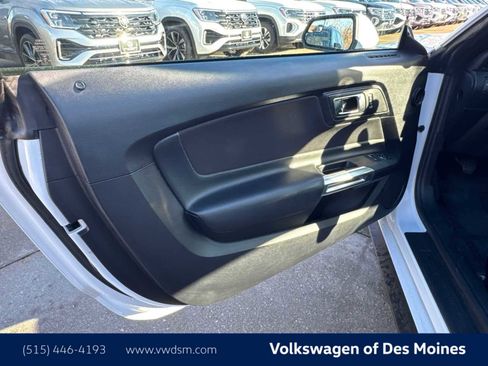 Used 2018 Ford Mustang Coupe image 21