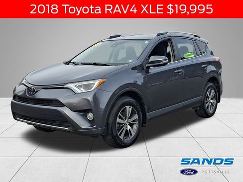 Used 2018 Toyota RAV4 XLE image 1