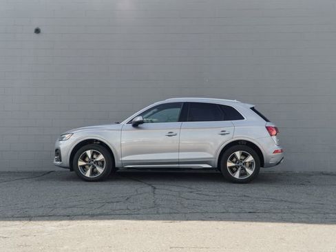 Used 2023 Audi Q5 2.0T Premium Plus w/ Premium Plus Package AWD/4WD image 2