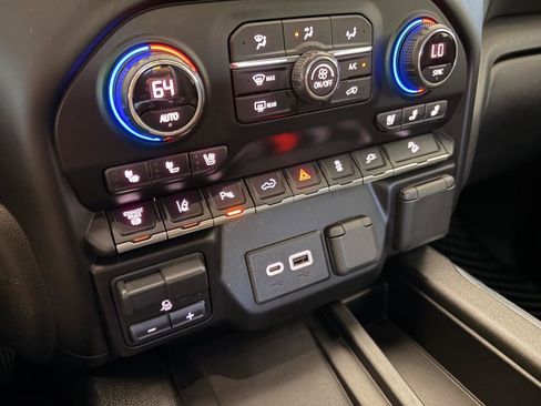 Used 2021 Chevrolet Silverado 2500 LTZ w/ LTZ Plus Package AWD/4WD image 23
