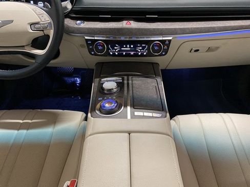 Used 2024 Genesis G80 image 12
