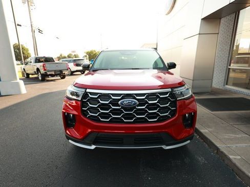 Certified 2025 Ford Explorer Platinum w/ Ultimate Package AWD/4WD image 2