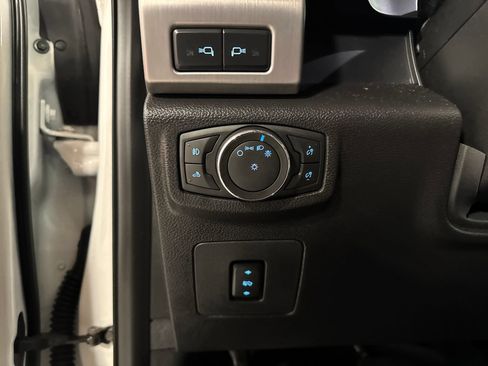 Used 2016 Ford F150 Platinum w/ Technology Package AWD/4WD image 18