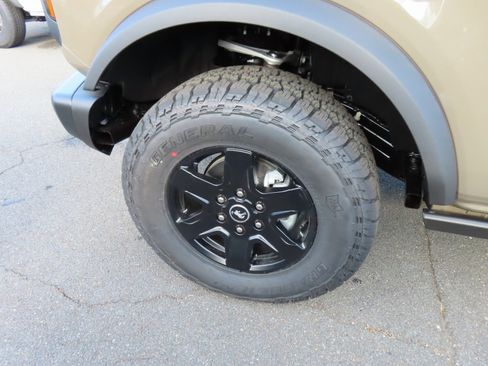 New 2025 Ford Bronco Big Bend w/ Black Diamond Package image 7