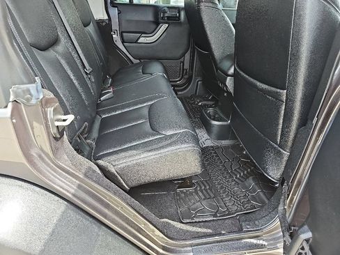 Certified 2018 Jeep Wrangler Unlimited Sport S AWD/4WD image 23