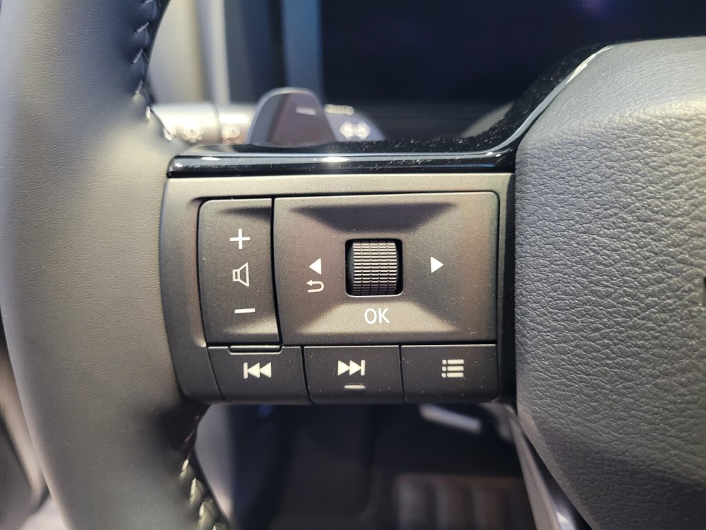 New 2026 Nissan Rogue Platinum AWD/4WD image 18
