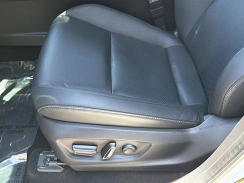 Used 2024 Toyota Crown AWD/4WD image 18