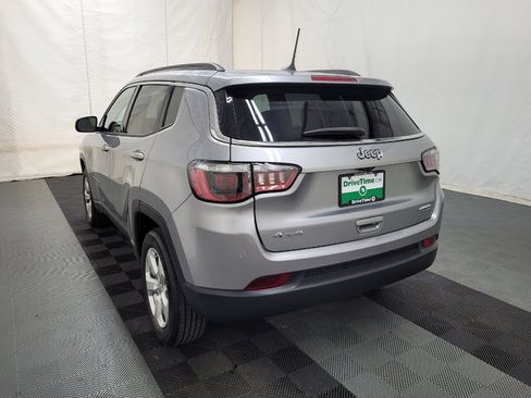 Used 2018 Jeep Compass Latitude w/ Popular Equipment Group AWD/4WD image 5