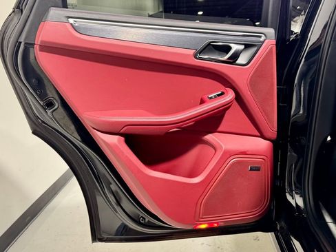 Used 2023 Porsche Macan GTS w/ Premium Package Plus image 28